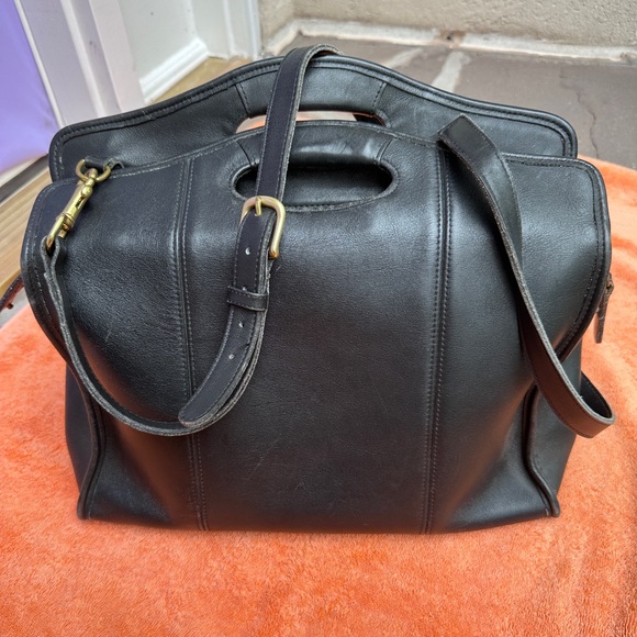 Coach Handbags - Coach Black Leather Bag